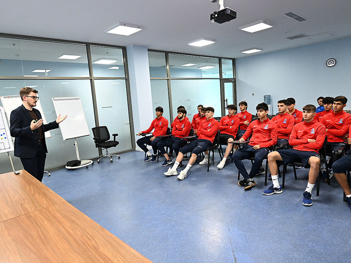 Azərbaycan U-19 millisi üçün danışılmış oyunlara qarşı sessiya keçirilib