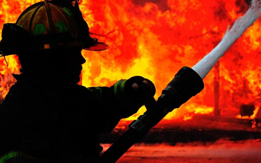 Şamaxıda yaşayış evi yanıb