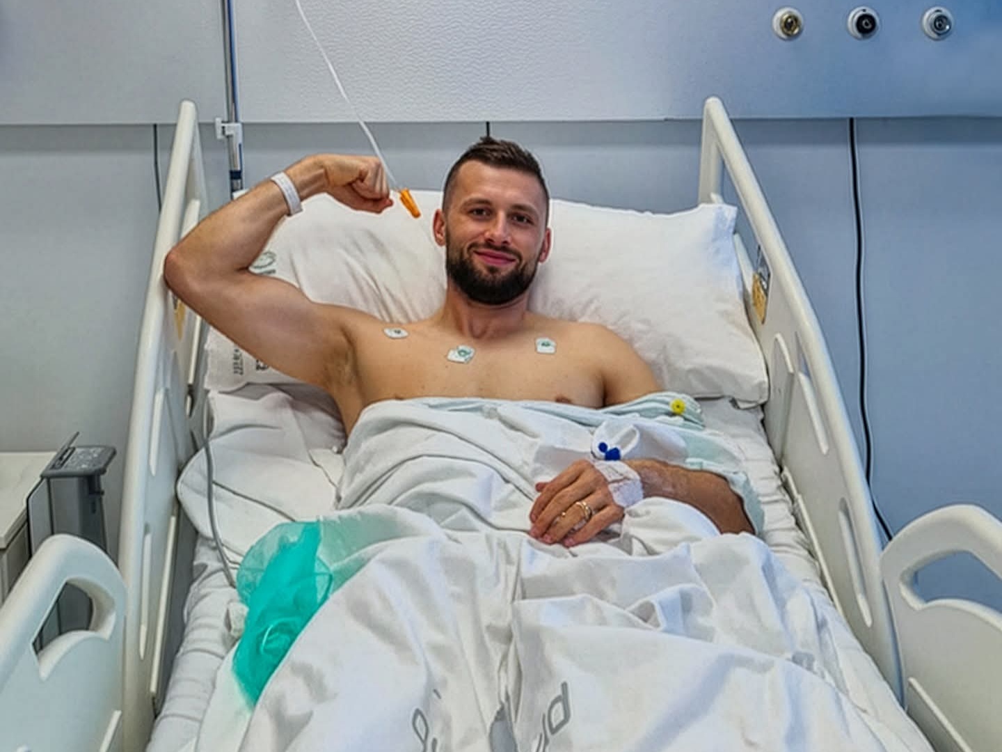 "Sabah"ın hücumçusu əməliyyat olundu 