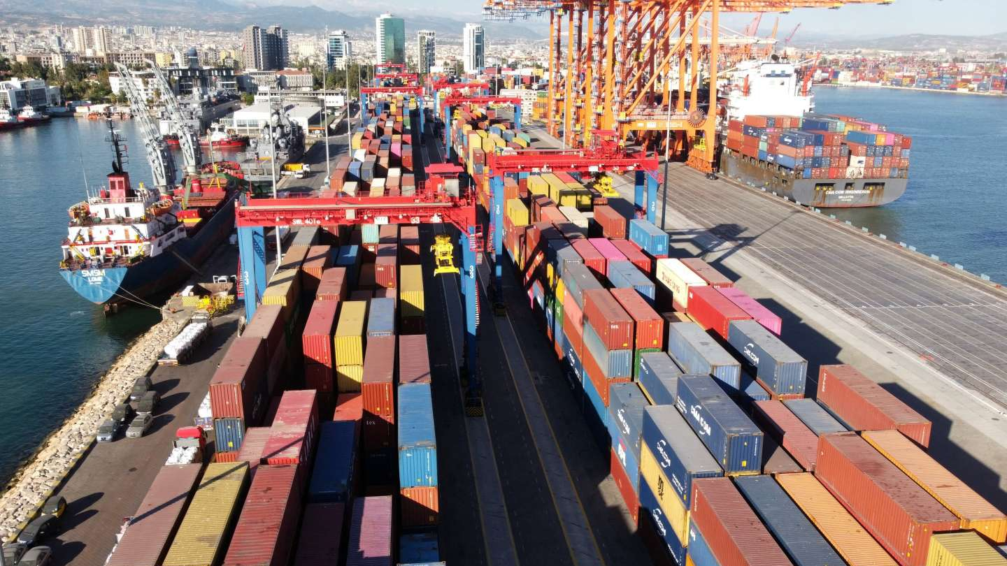 Bakı Limanında yükaşırmanın həcmi 6 %-ə yaxın artıb