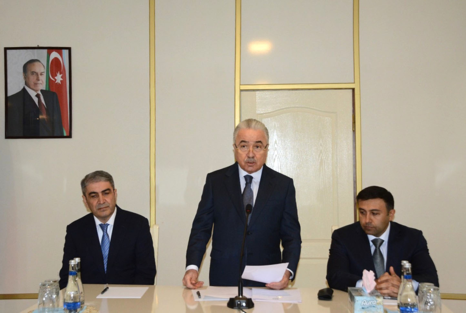 Göyçay Rayon İcra Hakimiyyətinin başçısı kollektivə təqdim olunub