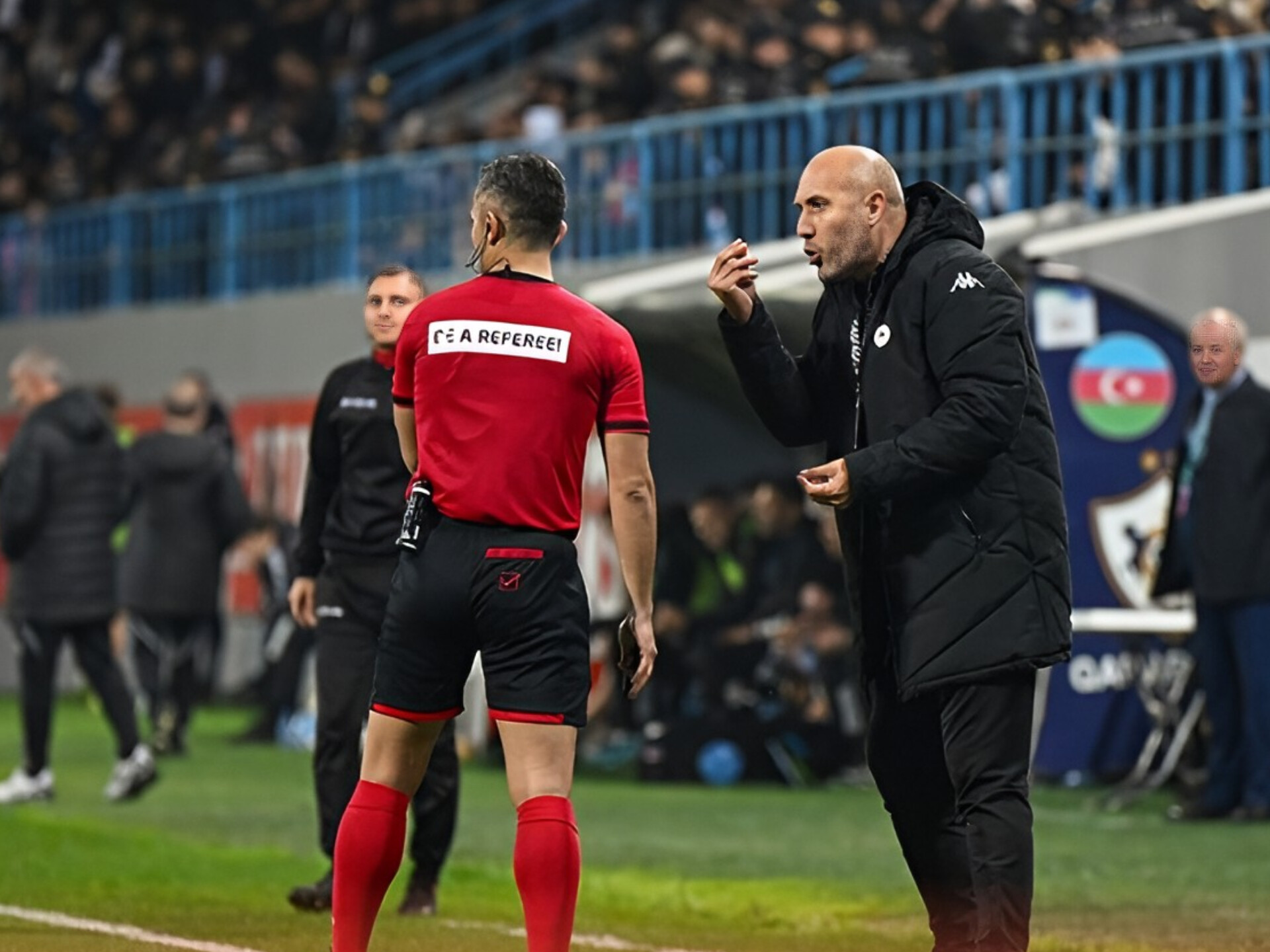 "Neftçi"nin baş məşqçisi 4 oyunluq cəzalandı