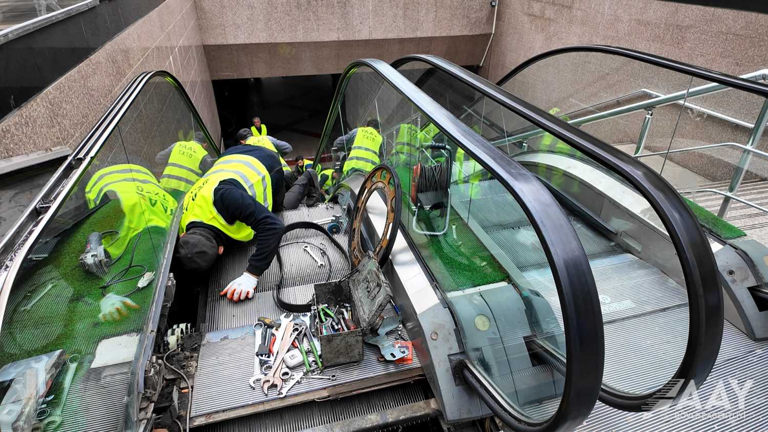 Yeraltı və yerüstü piyada keçidlərində eskalatorların təmiri işləri davam etdirilir 