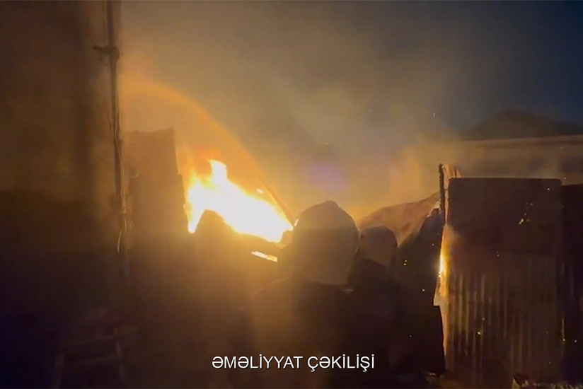 Hövsanda çoxmərtəbəli binanın damında yanğın baş verib 